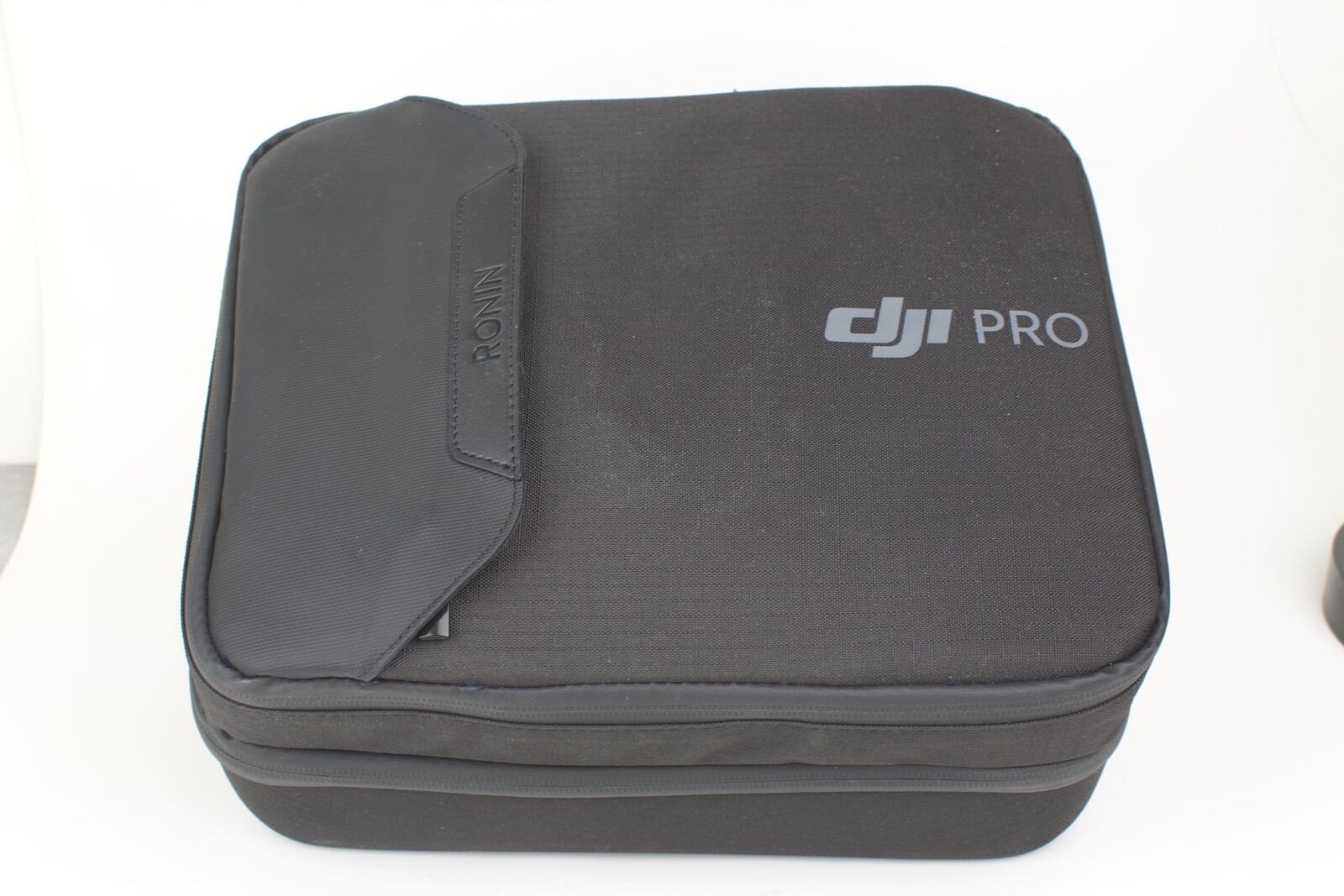 Stabilisateur DJI RS2 PRO COMBO 4.5kg - Photo 3 sur 8