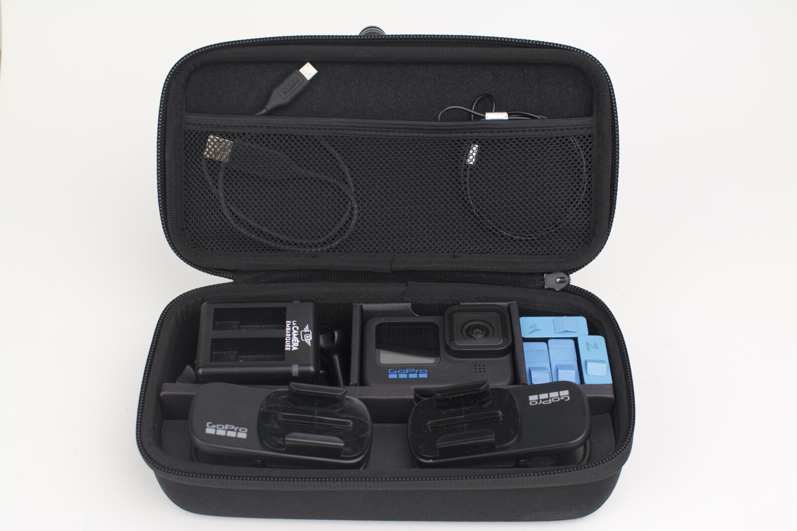 Gopro Hero 10 + accessoires + 4 batterie + SD - Photo 2 sur 8