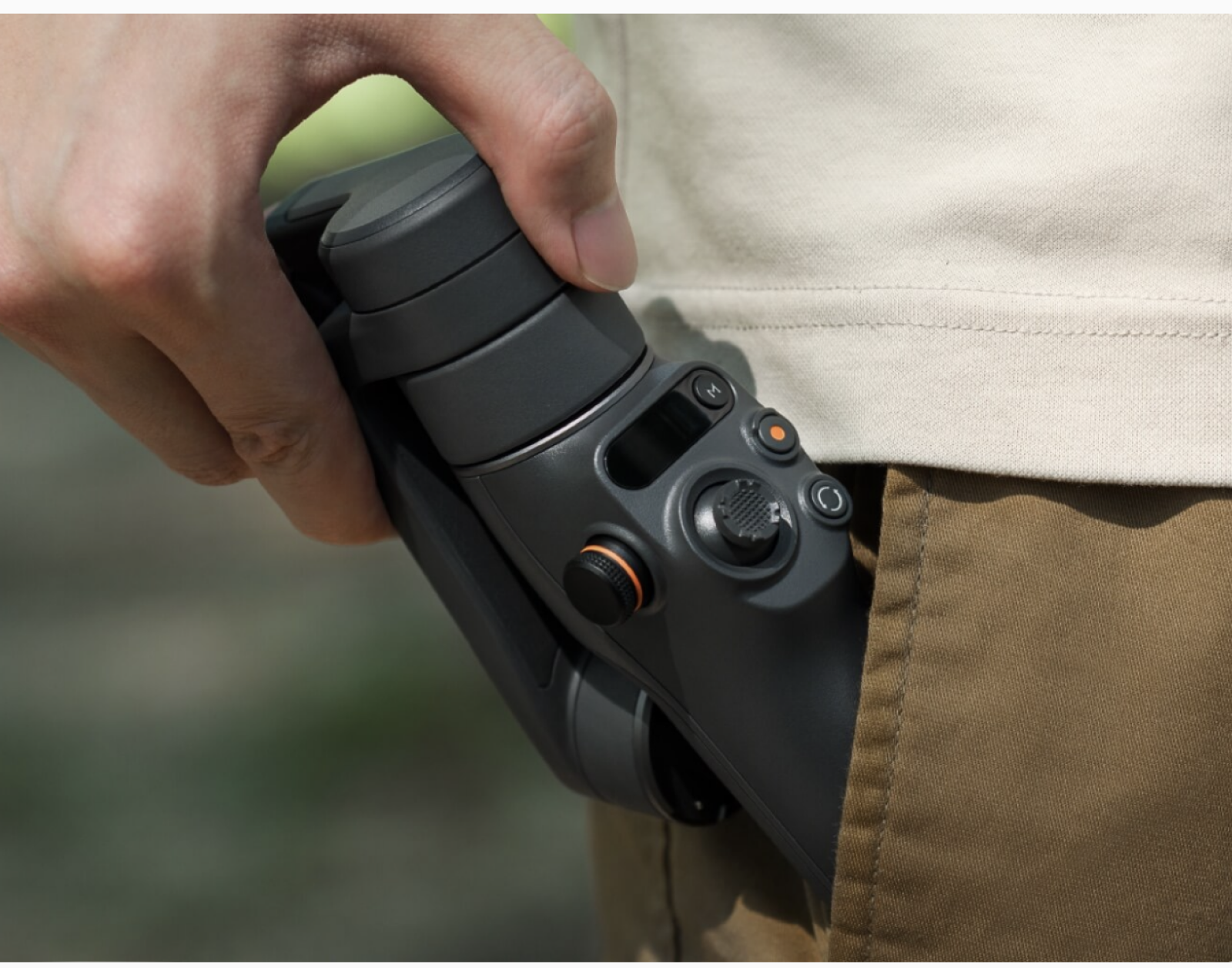 Stabilisateur DJI Osmo Mobile 6 - Photo 1 sur 4