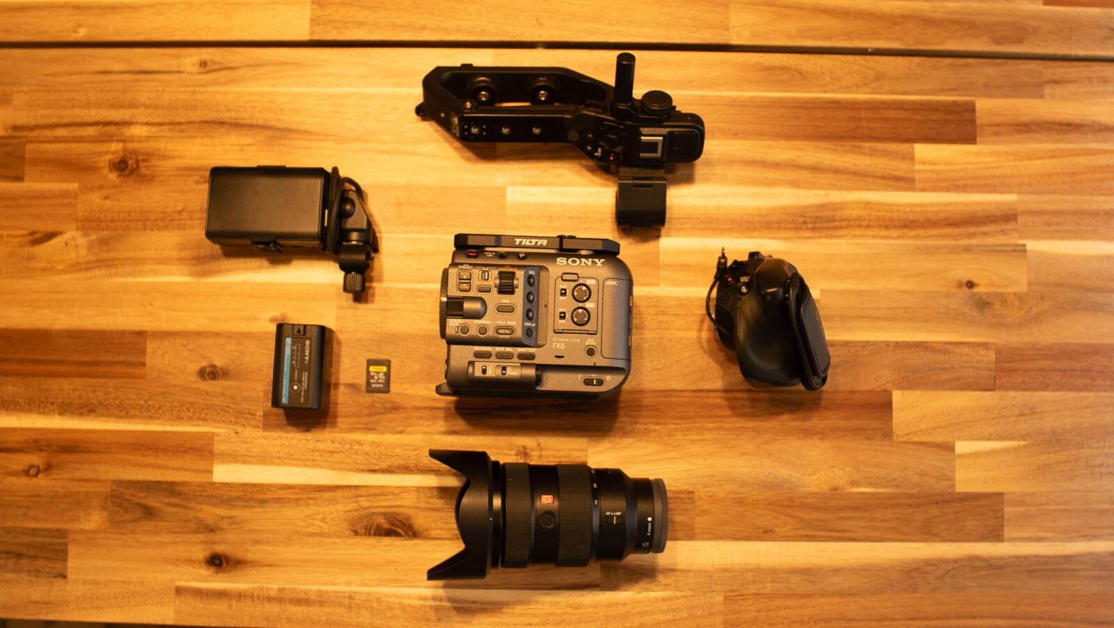 Pack Caméra Sony FX6 + Sony 24-70mm F2.8 GM - Photo 2 sur 4