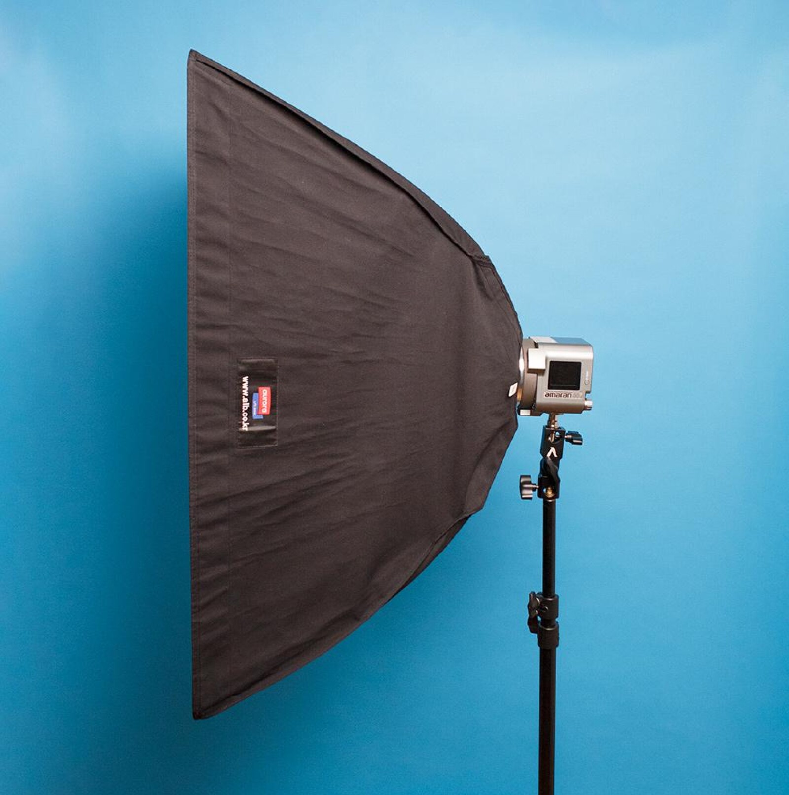 Pack LED Amaran COB 60D + softbox + trépied - Photo 8 sur 9