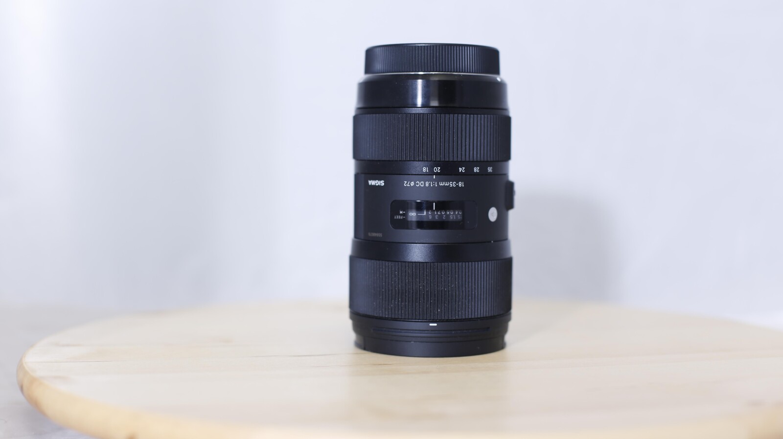 Sigma Art 18-35mm 1.8 EF - Photo 1 sur 4