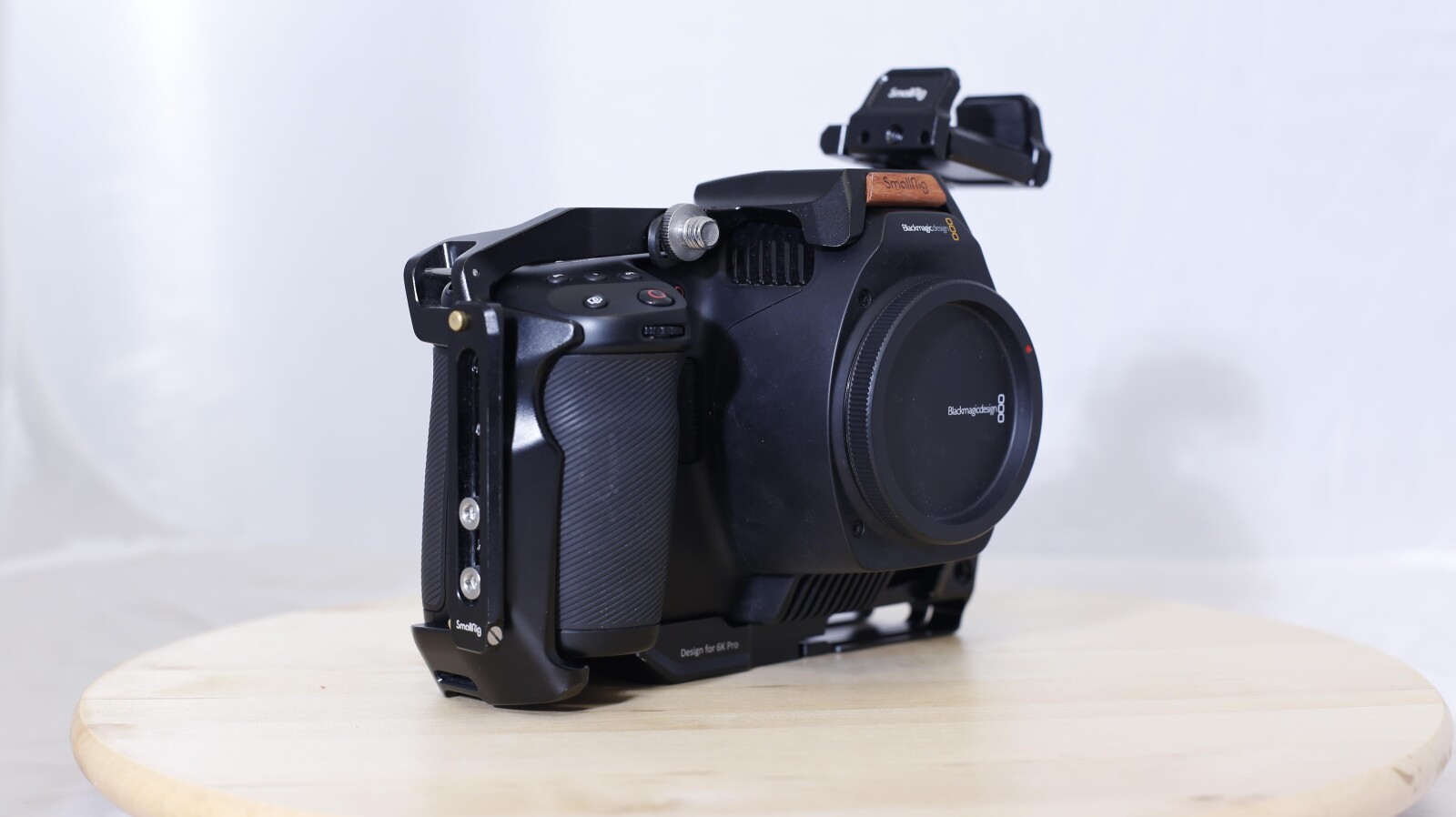 Blackmagic Pocket Cinema Camera 6k PRO - Photo 2 sur 3