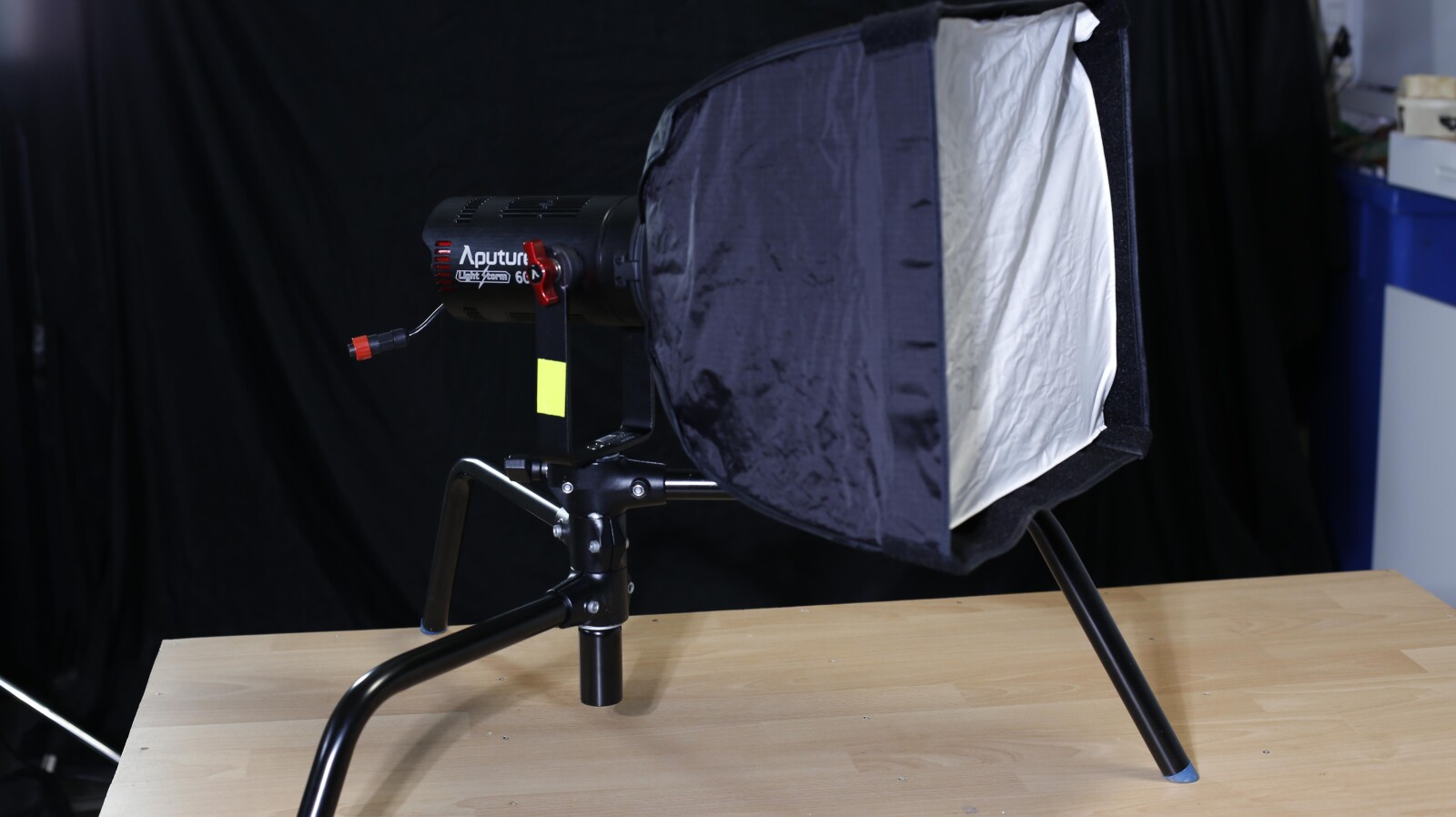 Pack Aputure LS 60D + Softbox Aputure pour LS + Avenger C-stand  - Photo 1 sur 4