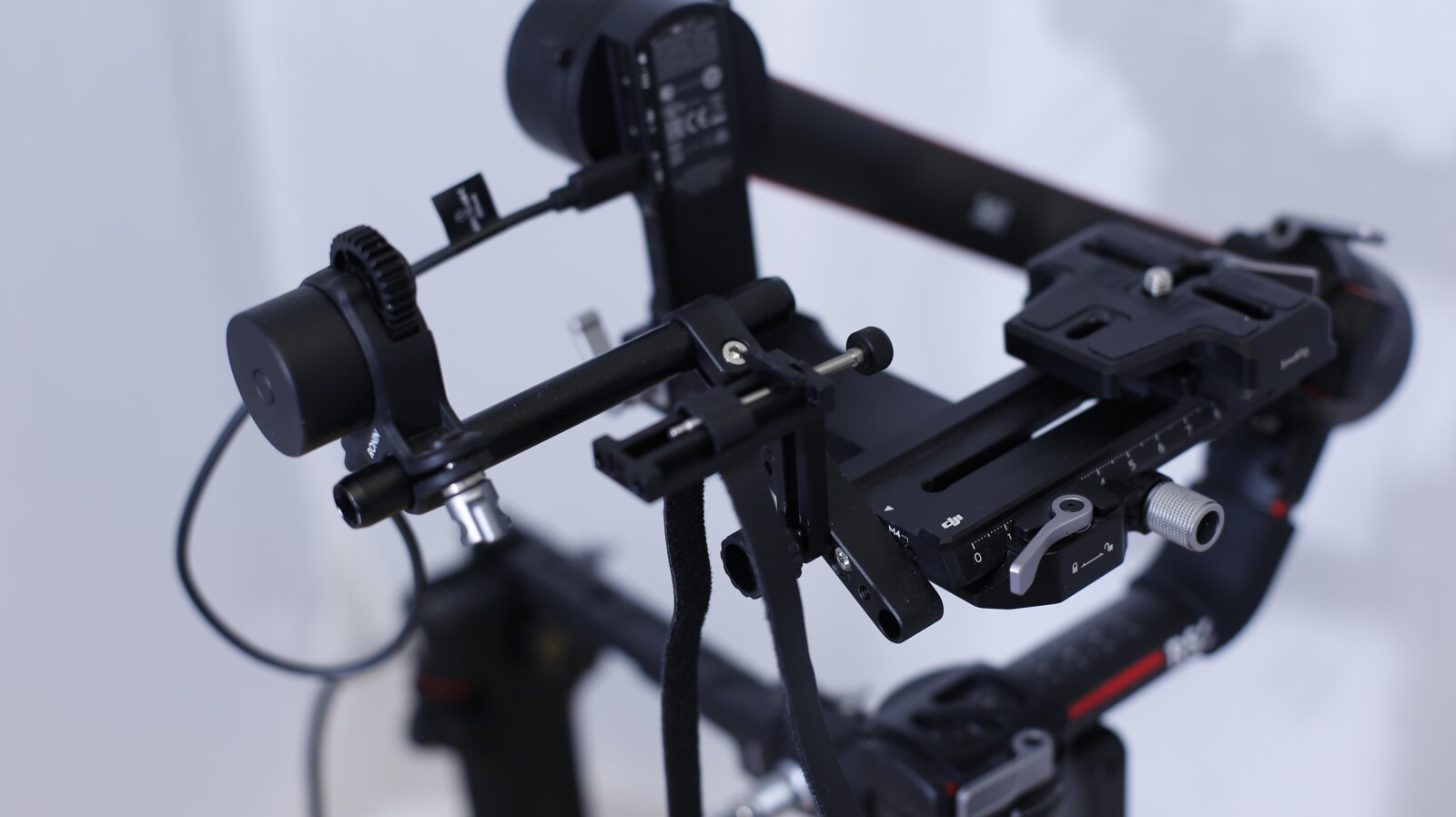 Dji Ronin S2 Pro combo avec accessoires dont poignées - Photo 2 sur 7