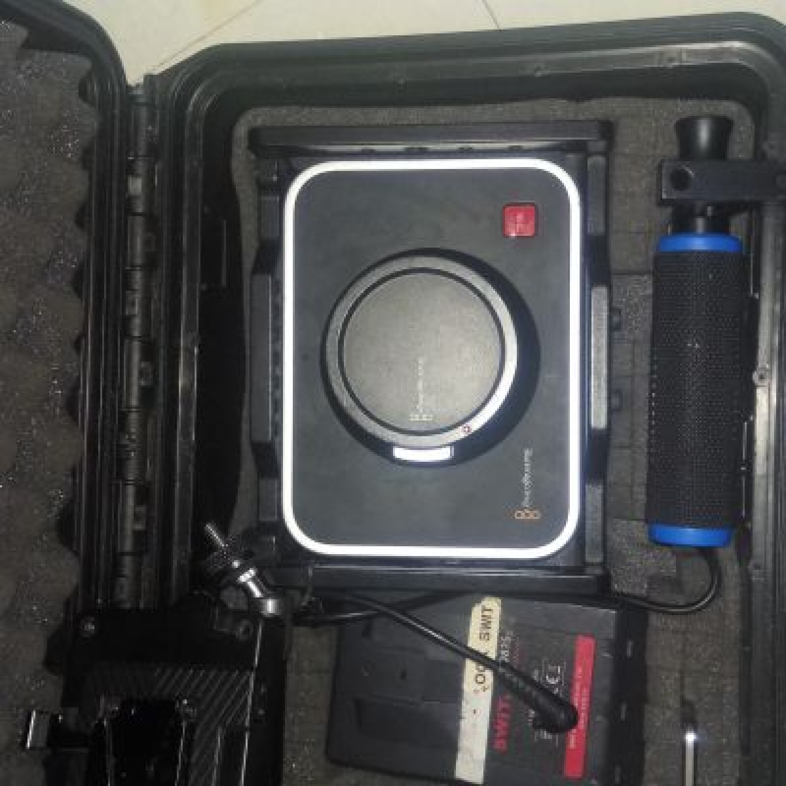 Blackmagic 2,5K + Accessoires - Photo 1 sur 2