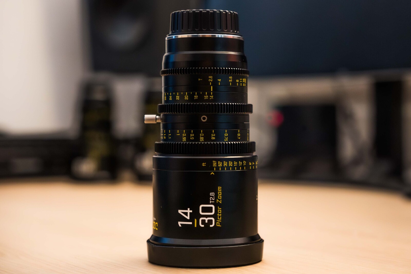 Pack Blackmagic 6k Pro + DZO Pictor Zoom - Photo 13 sur 17