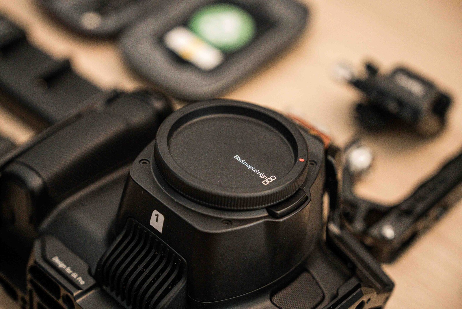 Pack Blackmagic 6k Pro + DZO Pictor Zoom - Photo 5 sur 17
