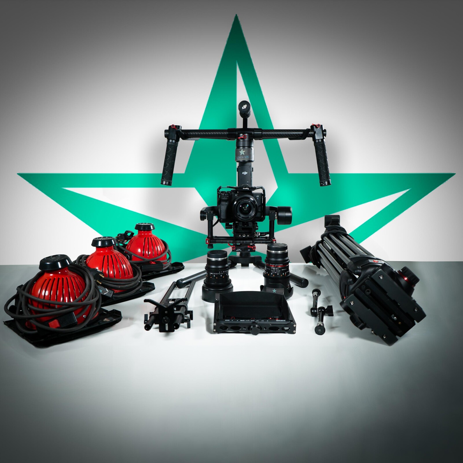 KIT A7SIII 3 OBJECTIFS + PROJECTEURS - Photo 1 sur 1