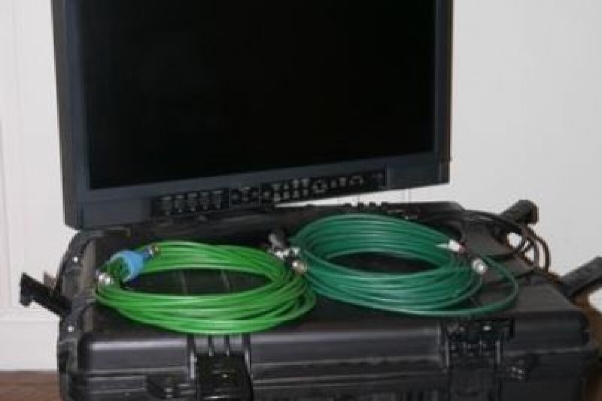 Location MONITEUR VIDEO PRO HD 60 cm - Lightyshare