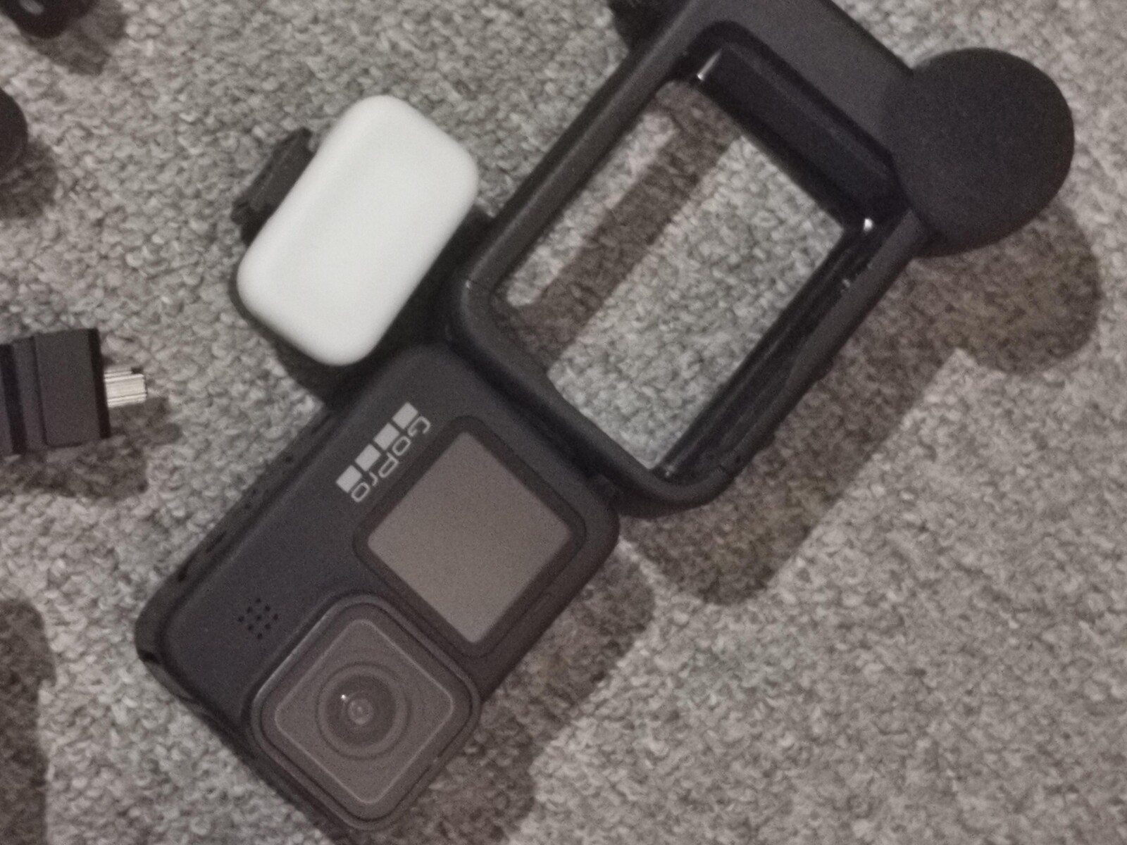 Gopro hero 9 black+Micro+ lumière= accesoires.  - Photo 2 sur 3