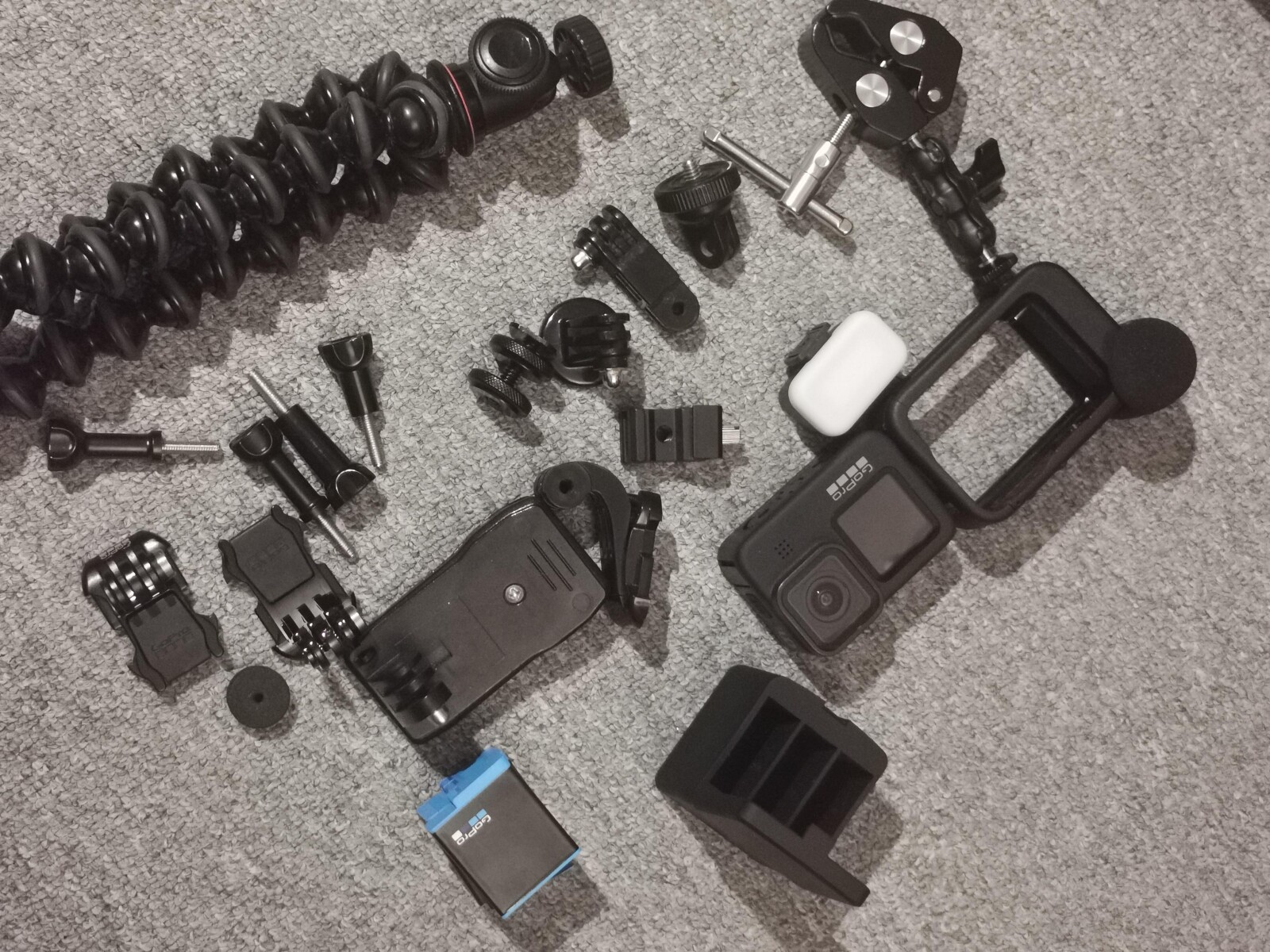 Gopro hero 9 black+Micro+ lumière= accesoires.  - Photo 3 sur 3