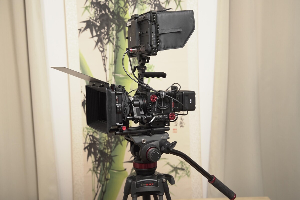 Location Kit RED Komodo Ciné (Timecode, V-lock etc.) - Lightyshare