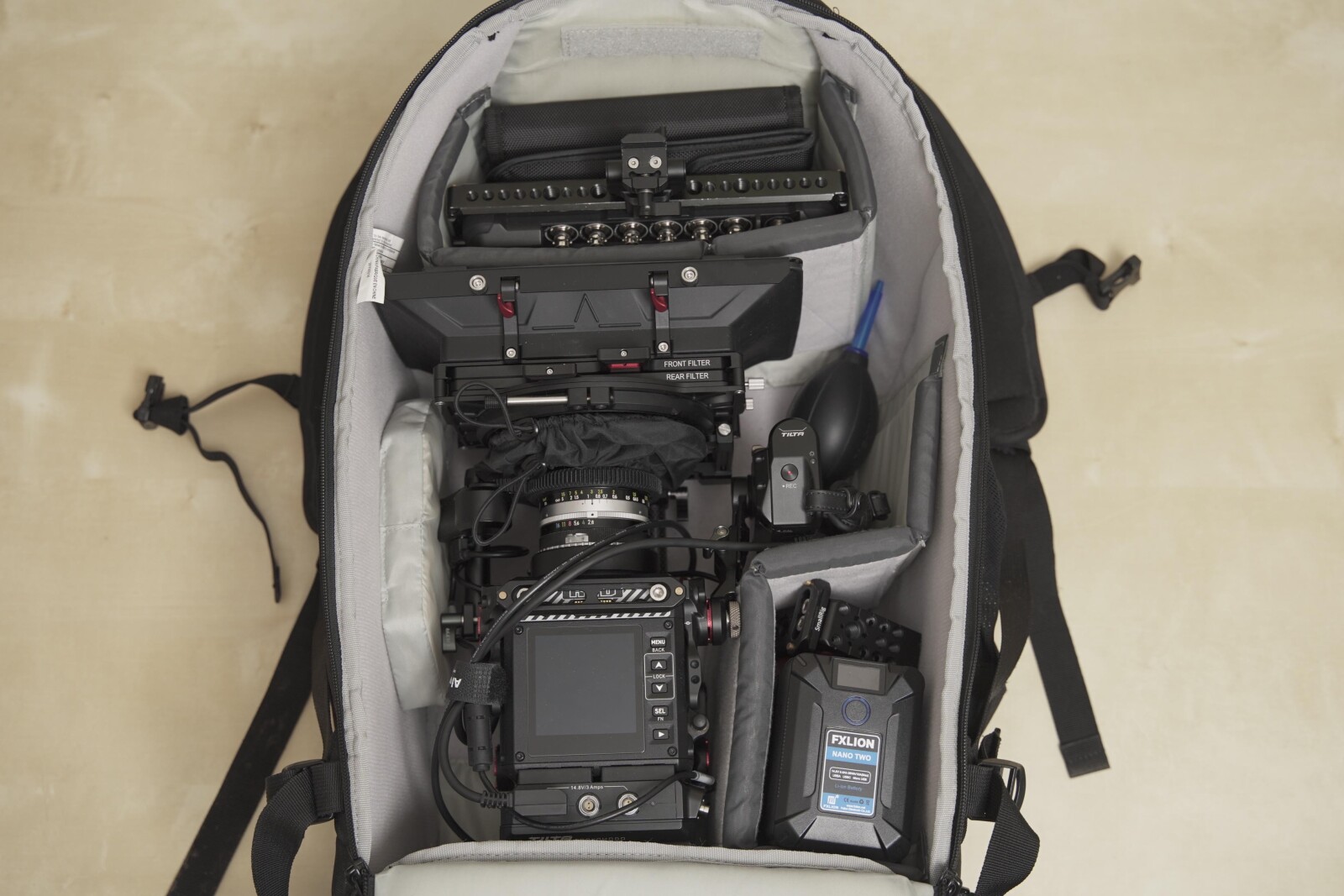 Kit RED Komodo Ciné (Timecode, V-lock etc.) - Photo 4 sur 4