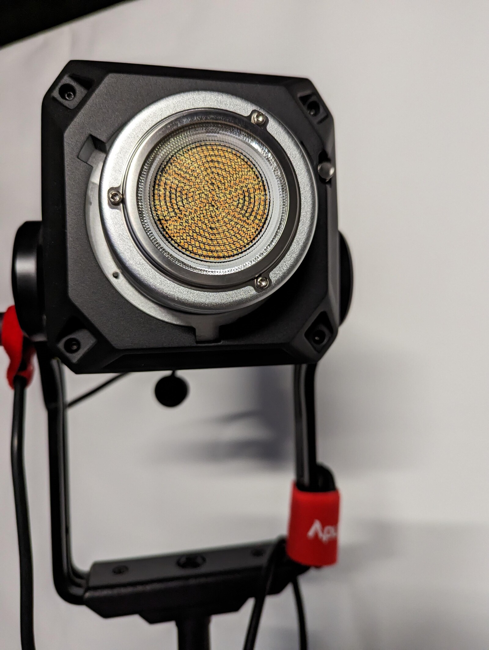 APUTURE Lightstorm 600 X Pro - Photo 4 sur 6