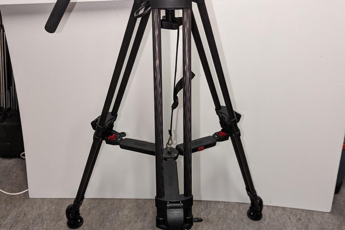 Location Trépied Caméra Ciné 12 Kg+ - Lightyshare
