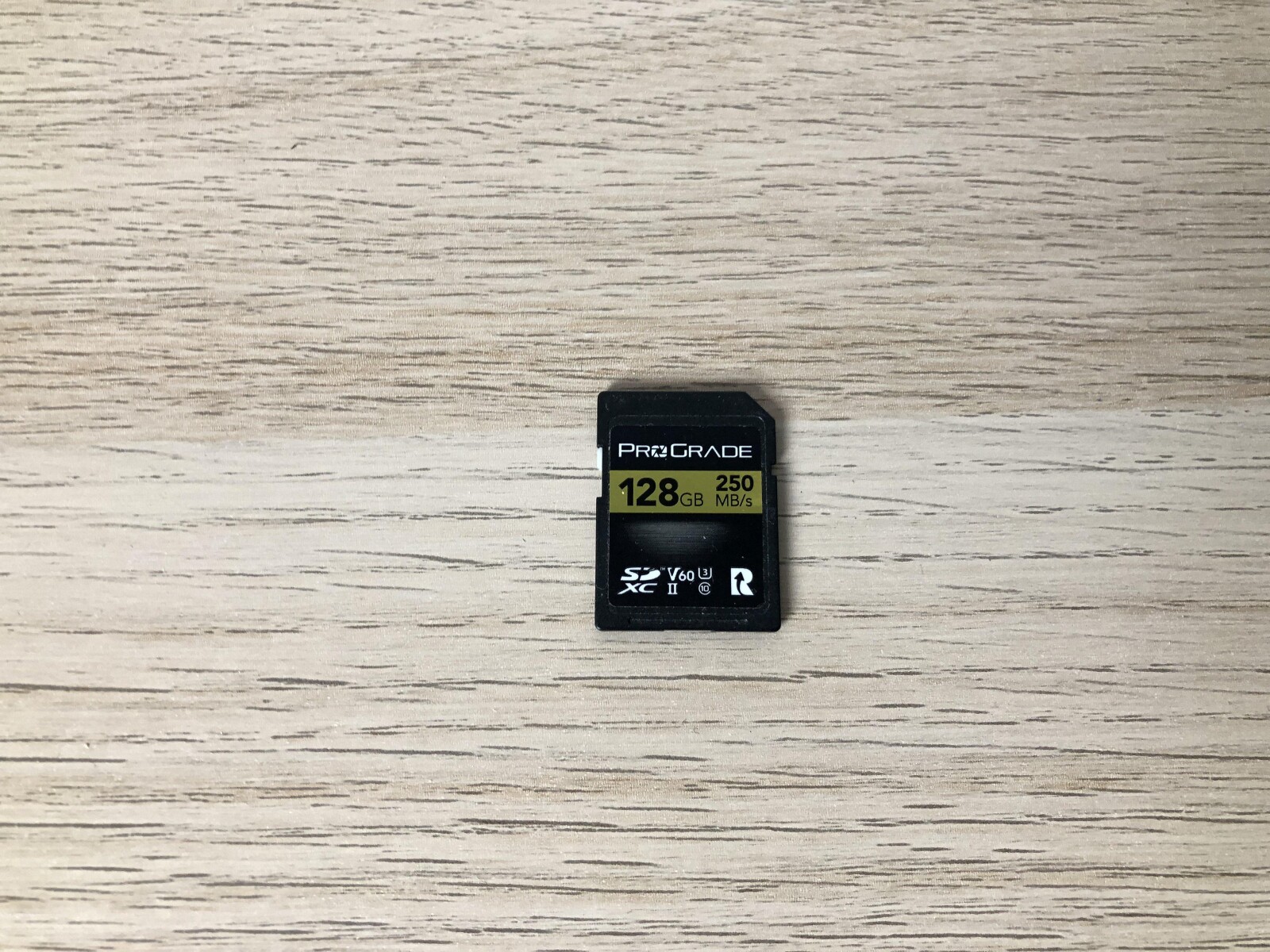 Rig Lumix GH5S + speedbooster EF-M2 II + Sigma 18-35mm - Photo 3 sur 4