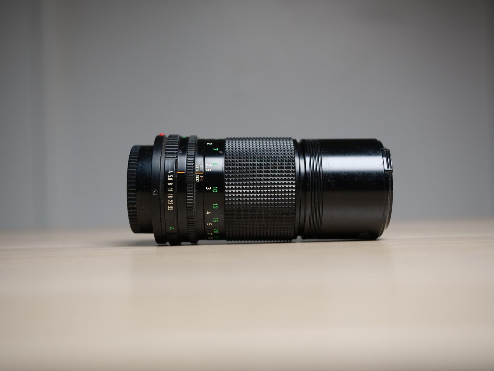 Objectif Canon new FD 200mm f/4 - Photo 1 sur 2