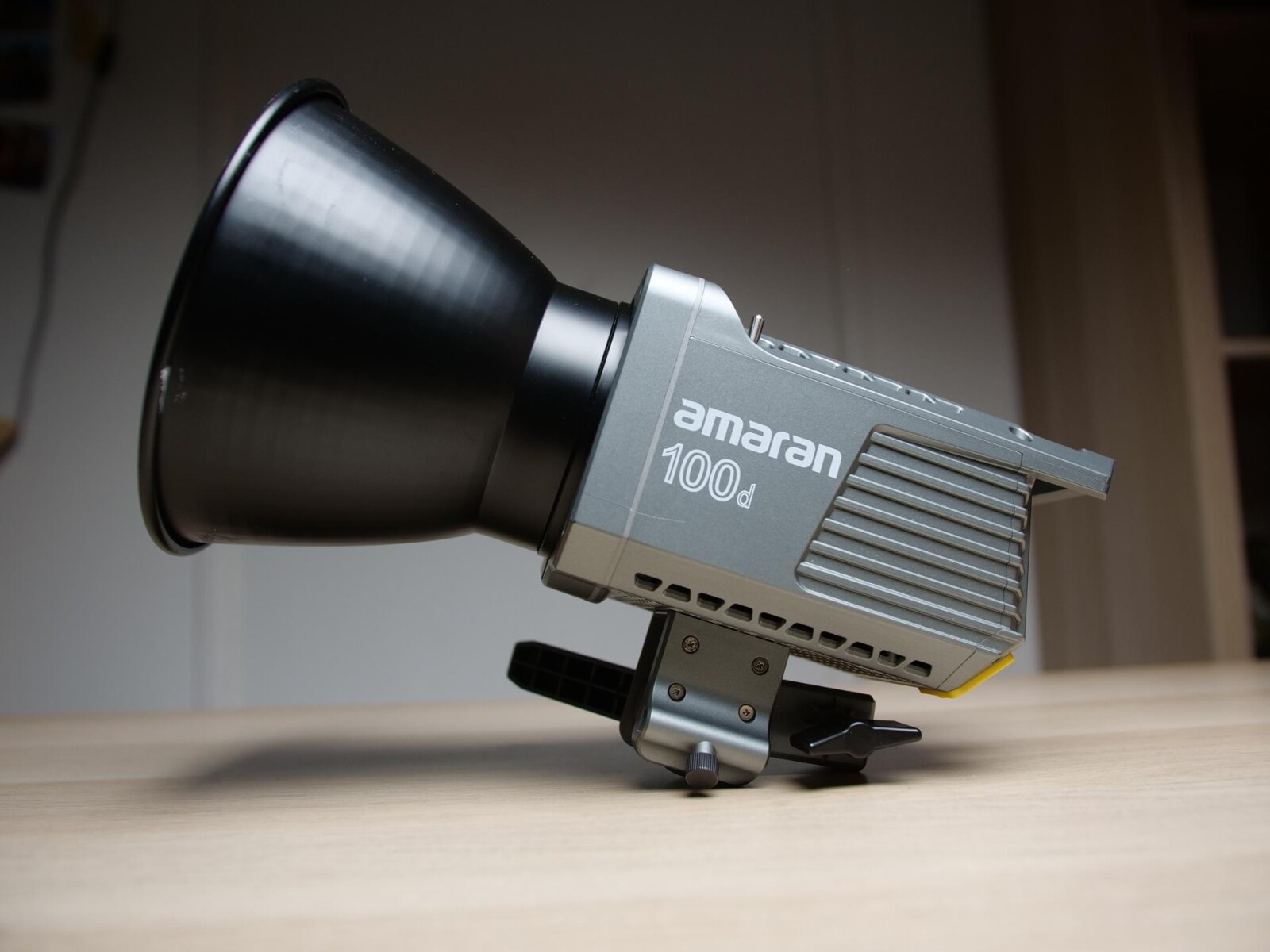 Amaran Aputure 100d  - Photo 1 sur 2