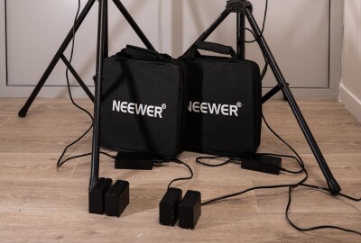 Location 2x projecteur Neewer NL660 Bi-Color + Pied + Secteur + Batteries