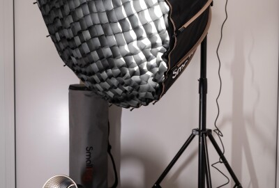 Location SmallRig RC220B COB Light + Softbox D85