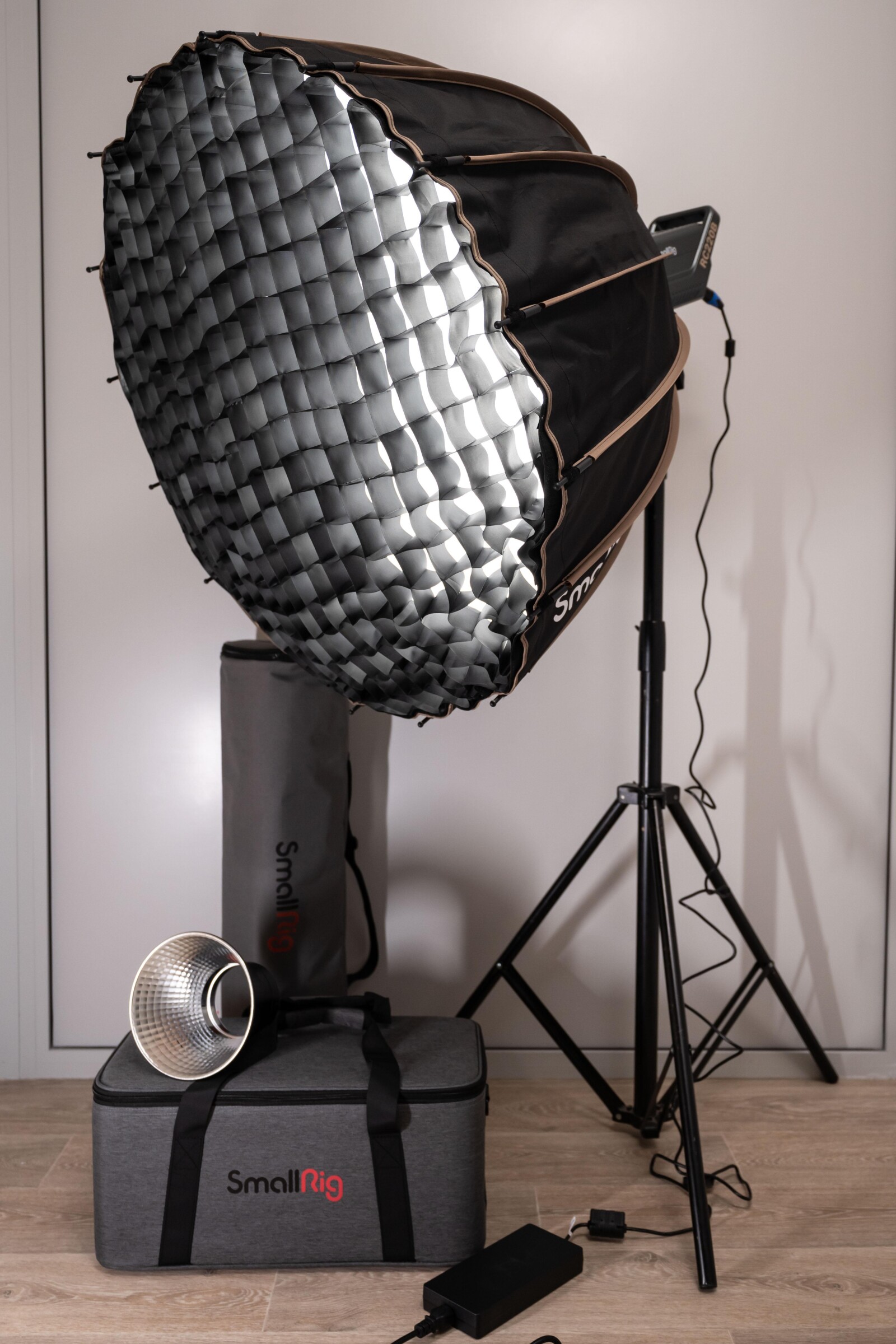 SmallRig RC220B COB Light + Softbox D85 - Photo 2 sur 3