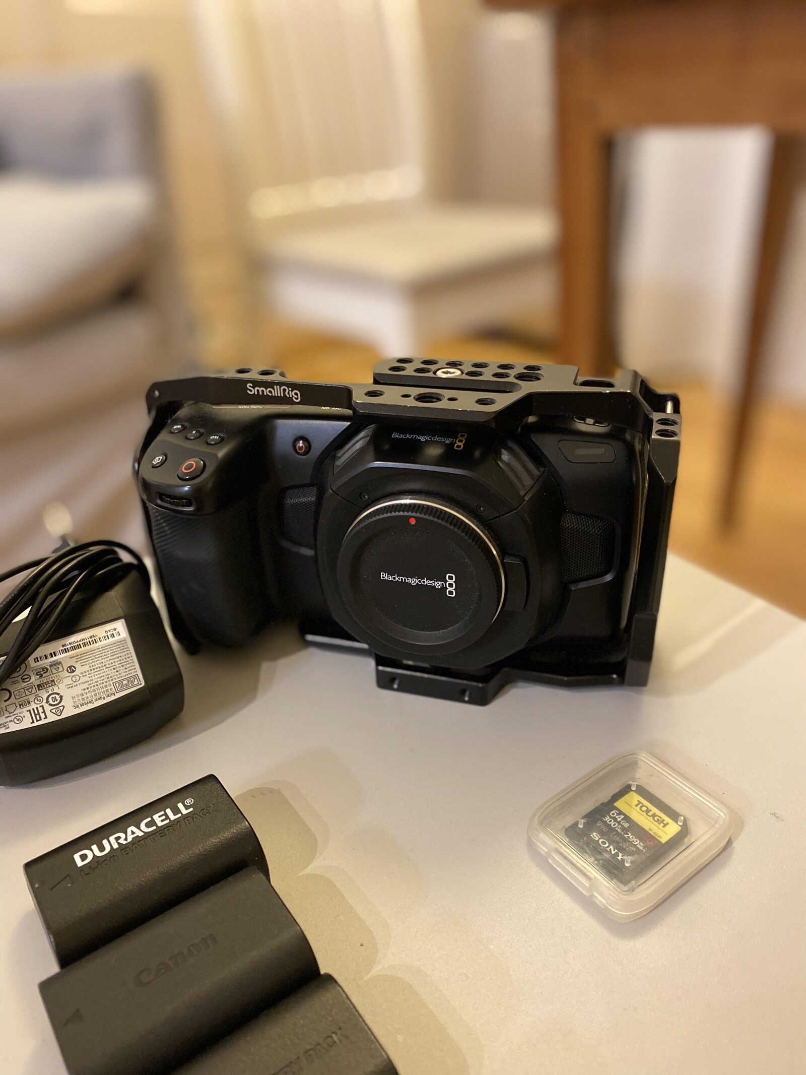Blackmagic Pocket Cinéma Caméra 4K (BMPCC4K) + SmallRig - Photo 1 sur 5