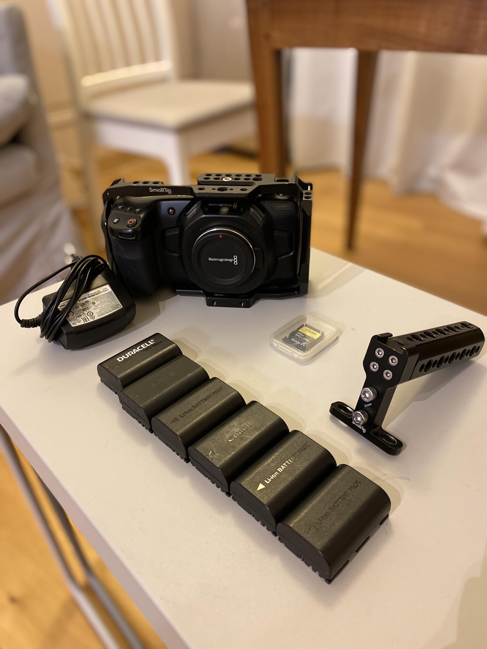Blackmagic Pocket Cinéma Caméra 4K (BMPCC4K) + SmallRig - Photo 2 sur 5
