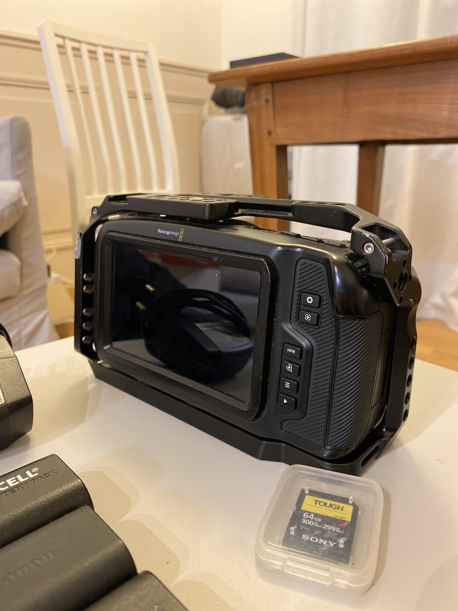 Blackmagic Pocket Cinéma Caméra 4K (BMPCC4K) + SmallRig - Photo 5 sur 5