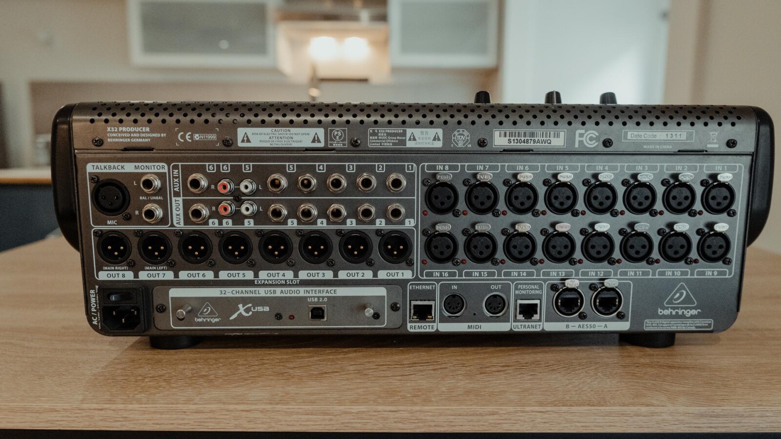 Table de mixage numérique Behringer X32 Producer + routeur wifi - Photo 3 sur 4