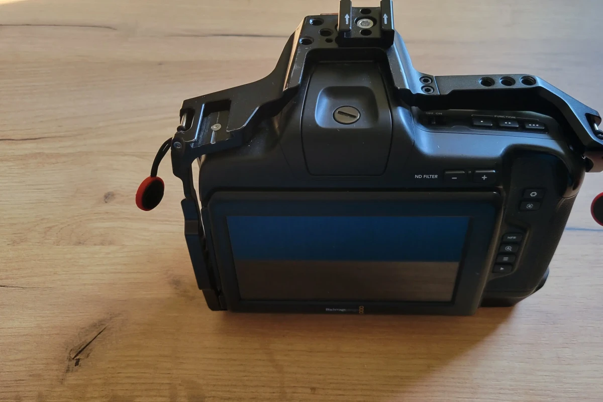 Location Blackmagic Design Pocket Cinema Camera 6K Pro - Lightyshare