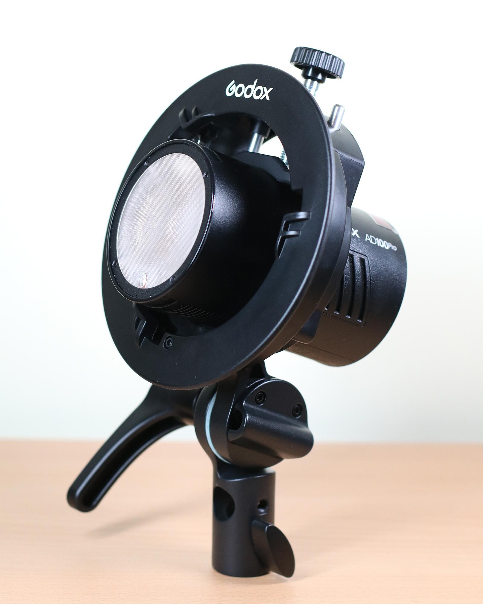 Godox AD100 Pro + Support Bowens  - Photo 1 sur 5