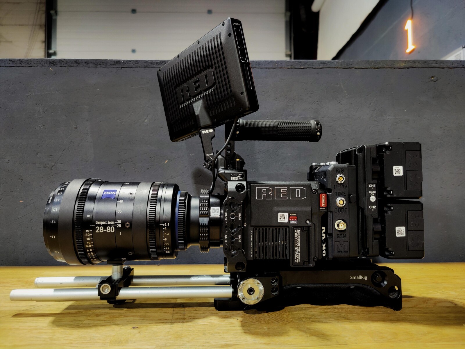 Red V-Raptor KIT COMPLET + Compact Zoom Zeiss 28-80mm T2.9 - Photo 1 sur 8