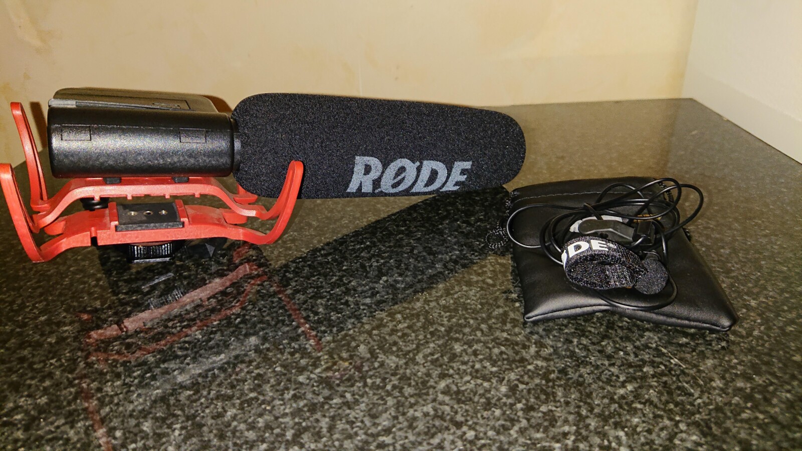 Sony A7S II + Ronin SC + Micros Rode + Trépied - Photo 5 sur 5