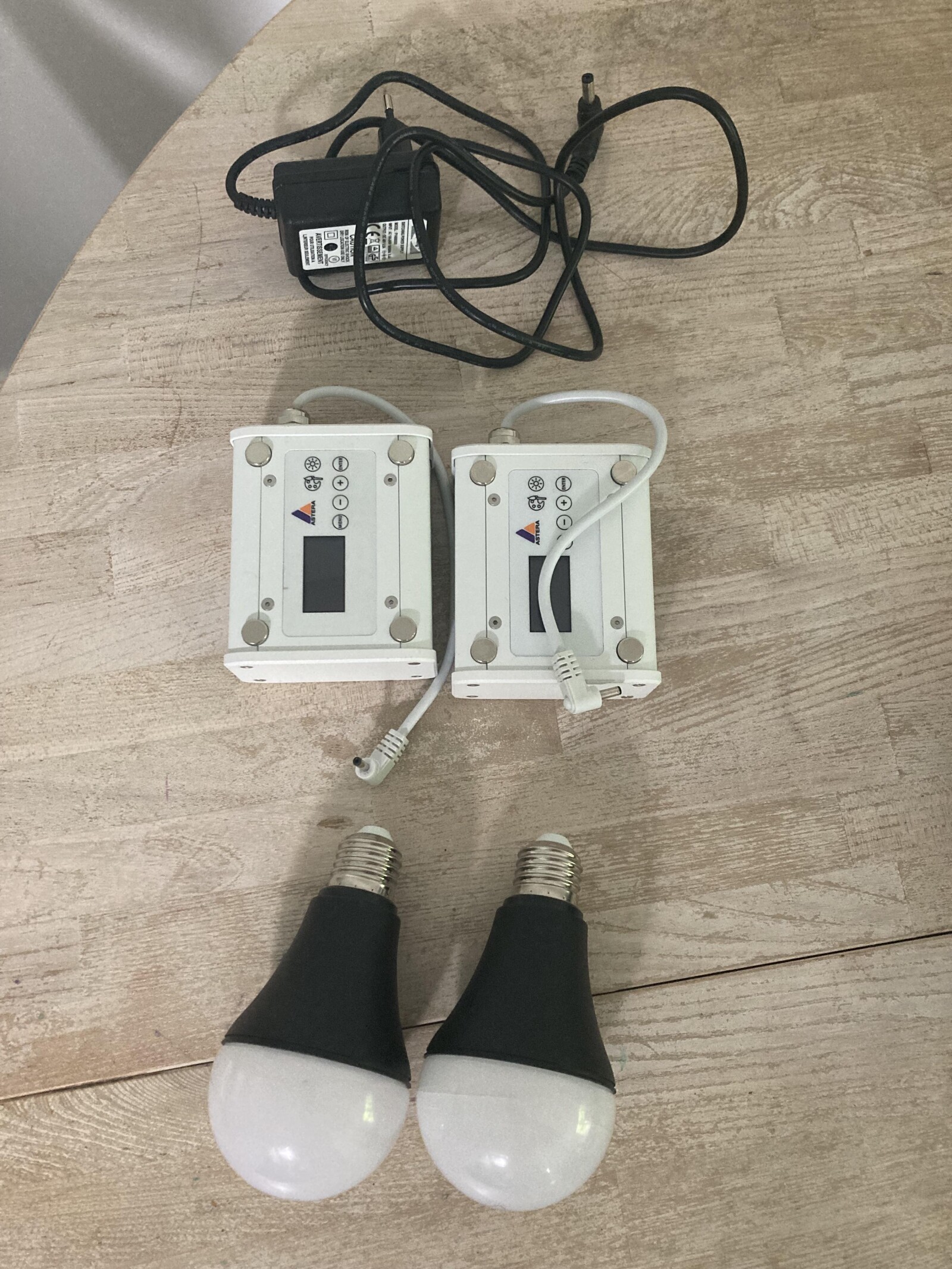 2 NYX Bulb Asters + 2 PowerStation  - Photo 1 sur 1