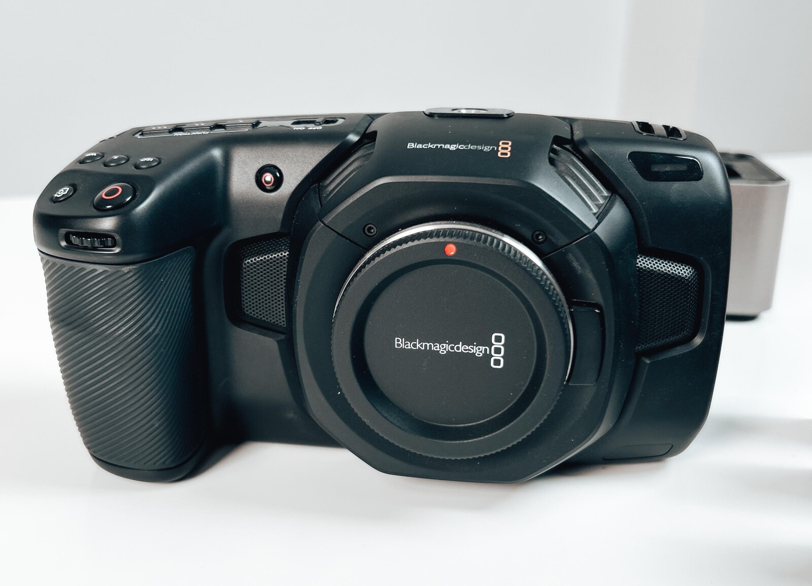 BMPCC 4k + objectif Lumix 12-35mm 2.8II  - Photo 2 sur 4