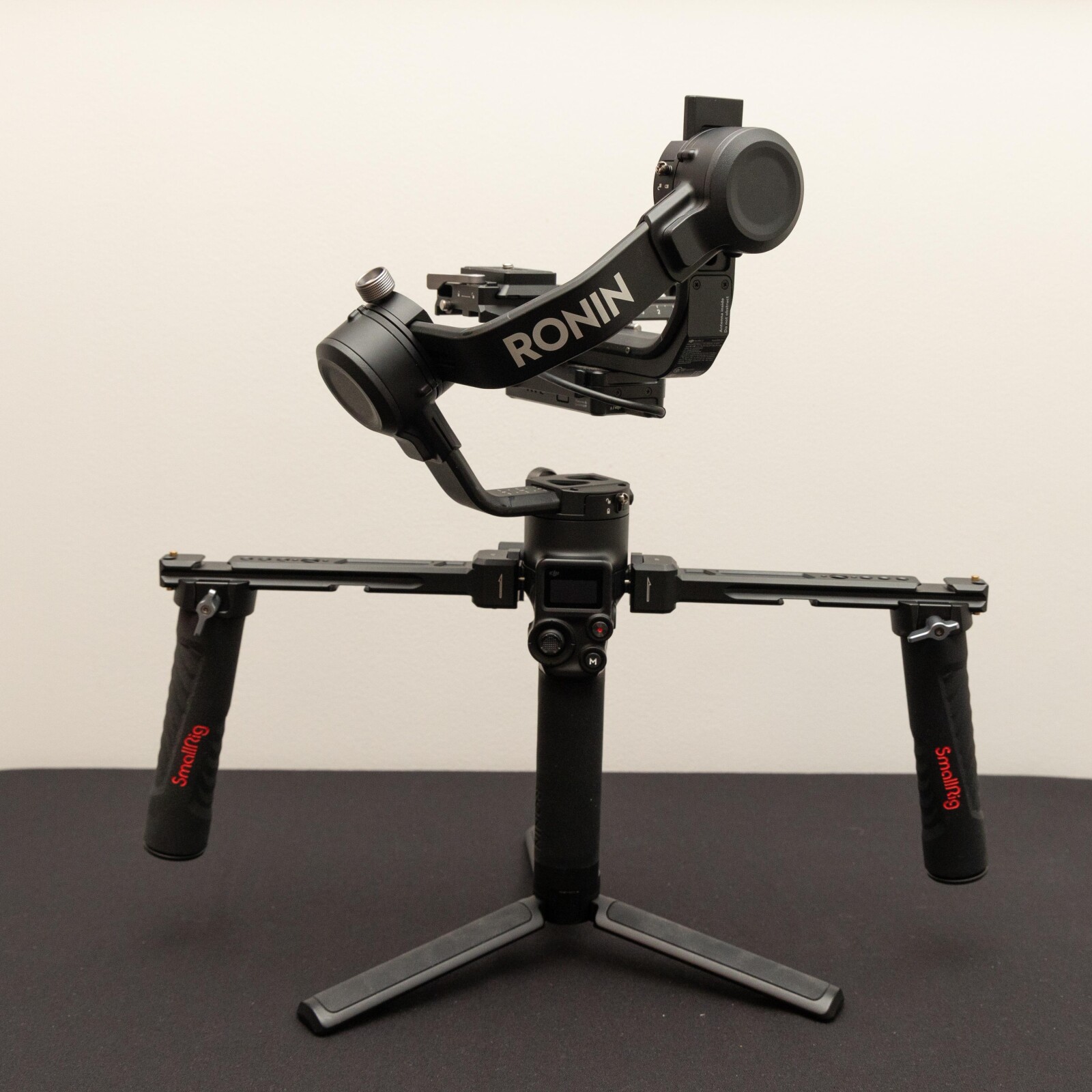 Stabilisateur vidéo DJI RSC 2 Pro Combo - Photo 1 sur 5