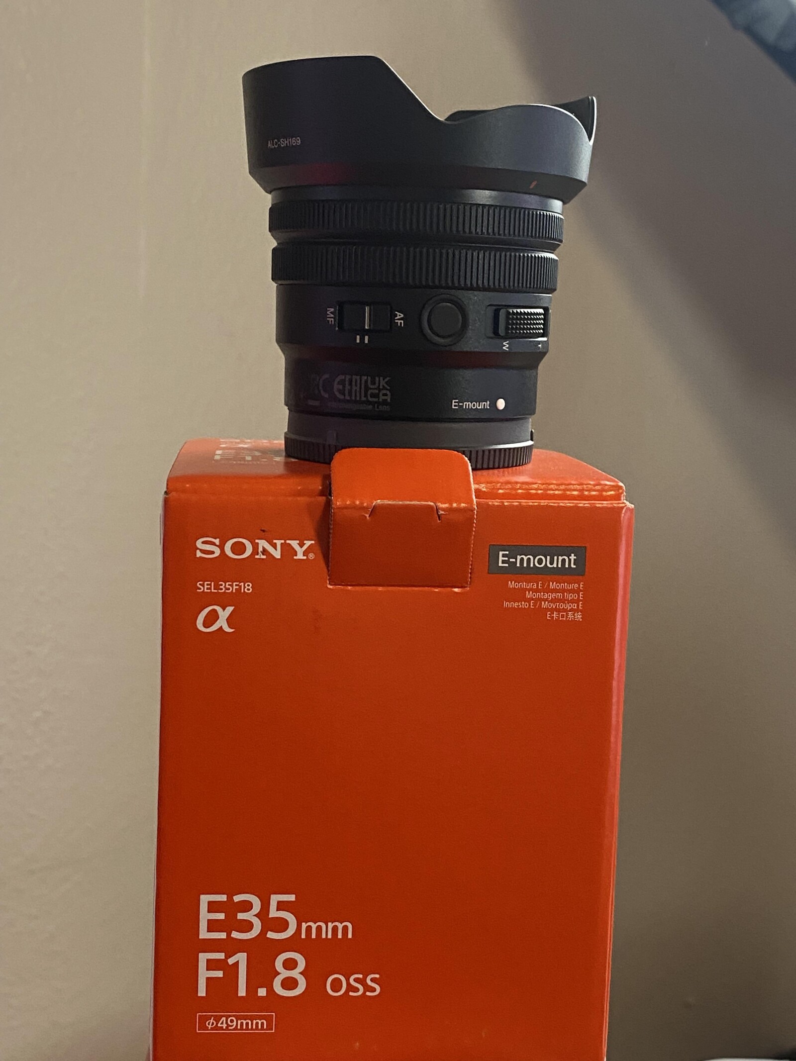 Objectif Sony E35 mm F1.8 oss - Photo 1 sur 3