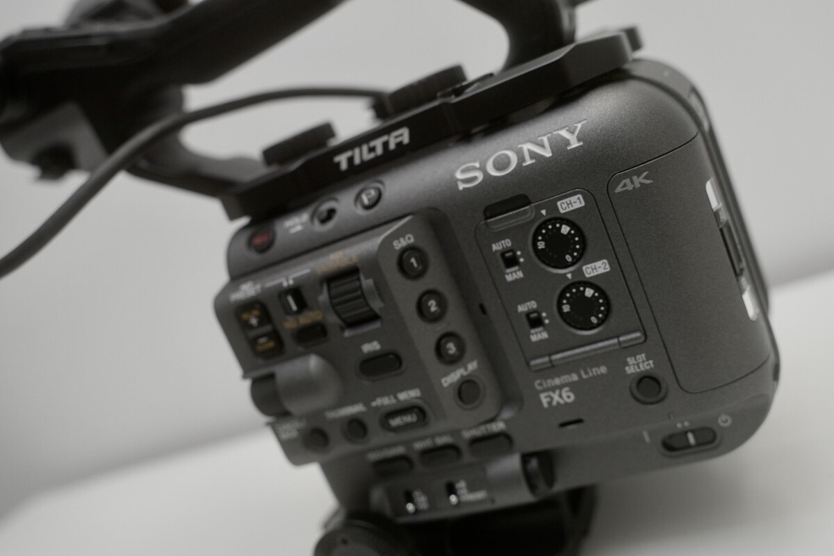Location Sony FX6 - Nu - Lightyshare