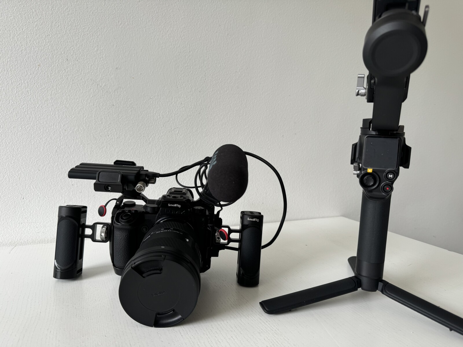 Pack FilmMaker - Lumix s5 IIX + Sigma 24-70 f2.8 +DJI Rs 3 - Photo 3 sur 5