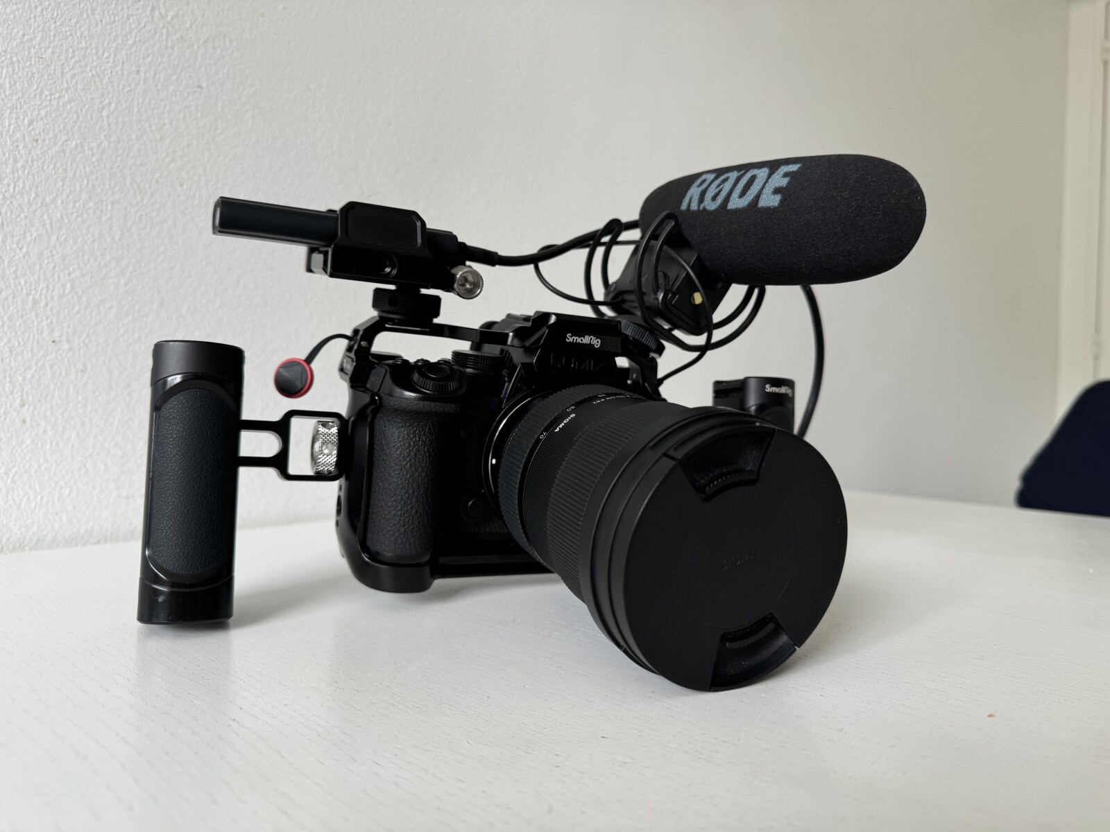 Pack FilmMaker - Lumix s5 IIX + Sigma 24-70 f2.8 +DJI Rs 3 - Photo 2 sur 5