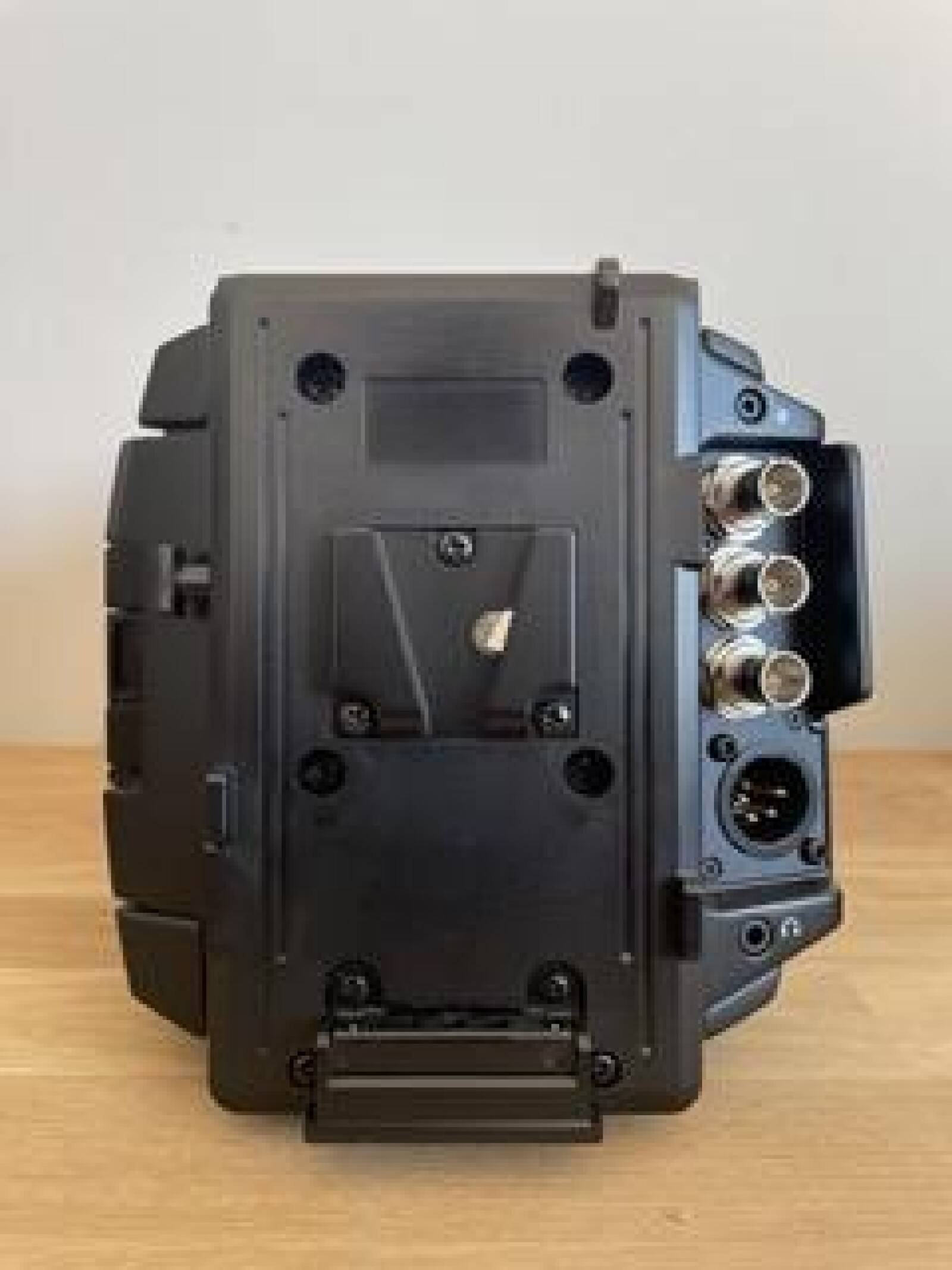 Kit BlackMagic URSA Mini Pro G2 4.6K (Monture EF) - Photo 2 sur 7
