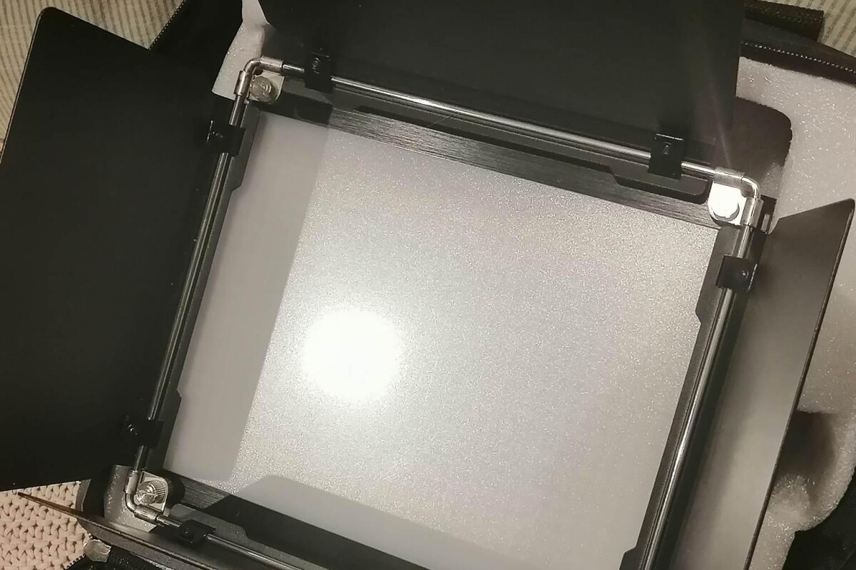 Rent Neewer 660 LED Bi-Color - Lightyshare