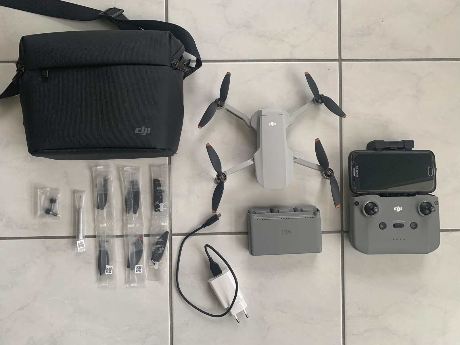 DJI Mini 2 - Photo 1 sur 9