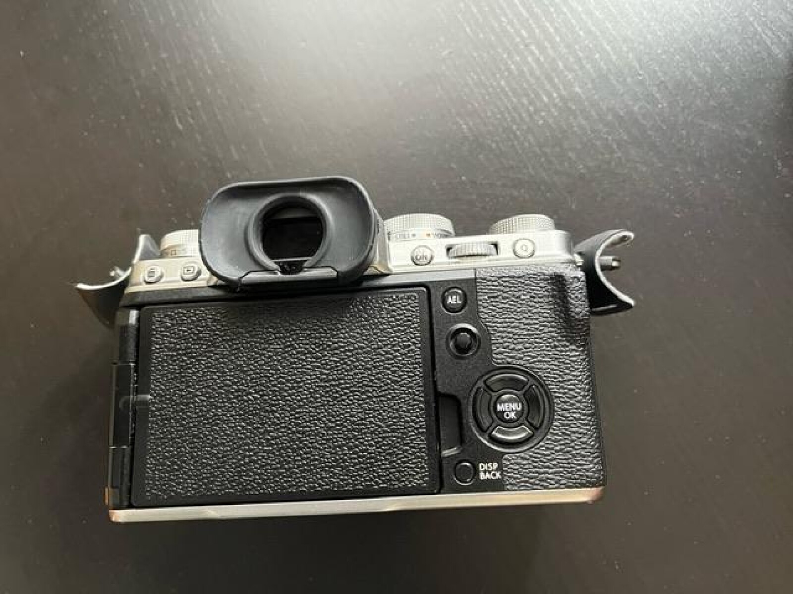 FUJIFILM X-T4 + XF 18-55 F2.8-4 + 2 batteries supplémentaires - Photo 5 sur 5