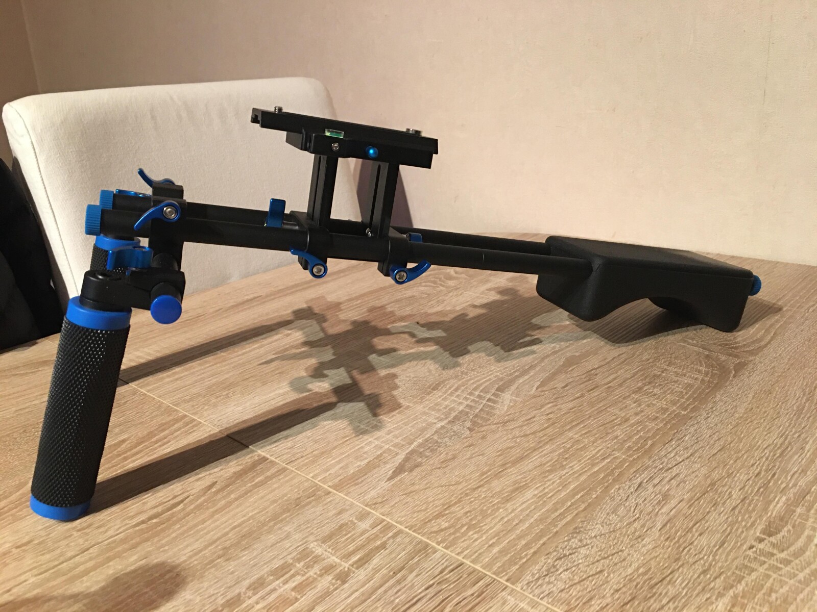 Stabilisateur épaule Neewer - Photo 4 sur 4