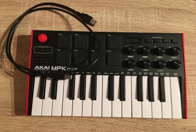 Location Clavier maître Akai MPK Mini mk3