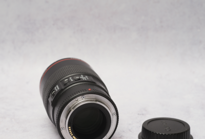 Location Canon 100mm F2.8L MACRO IS USM RF