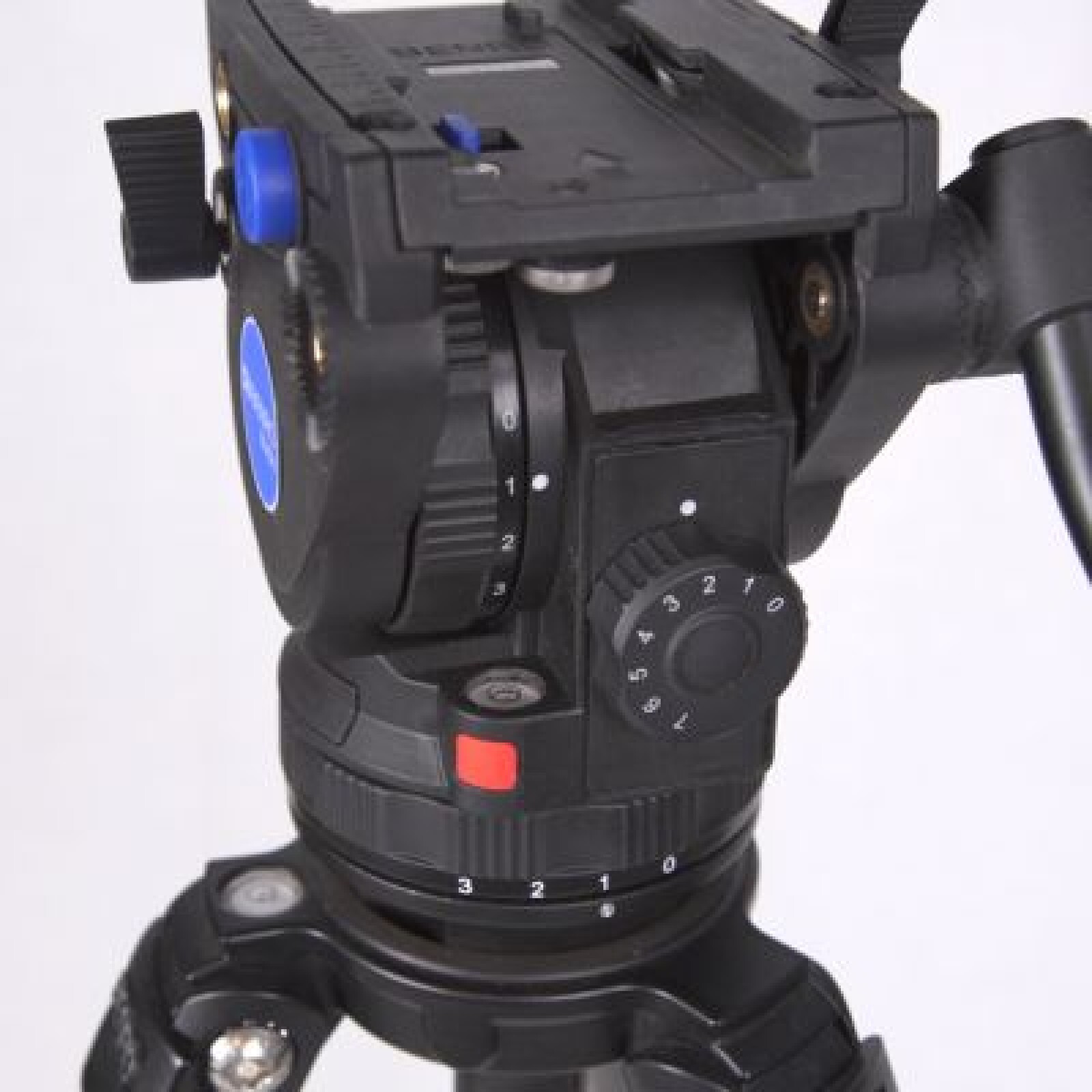 Trépied vidéo Benro fibre carbone C373F Serie 3 et tête BV6 - Photo 2 sur 3