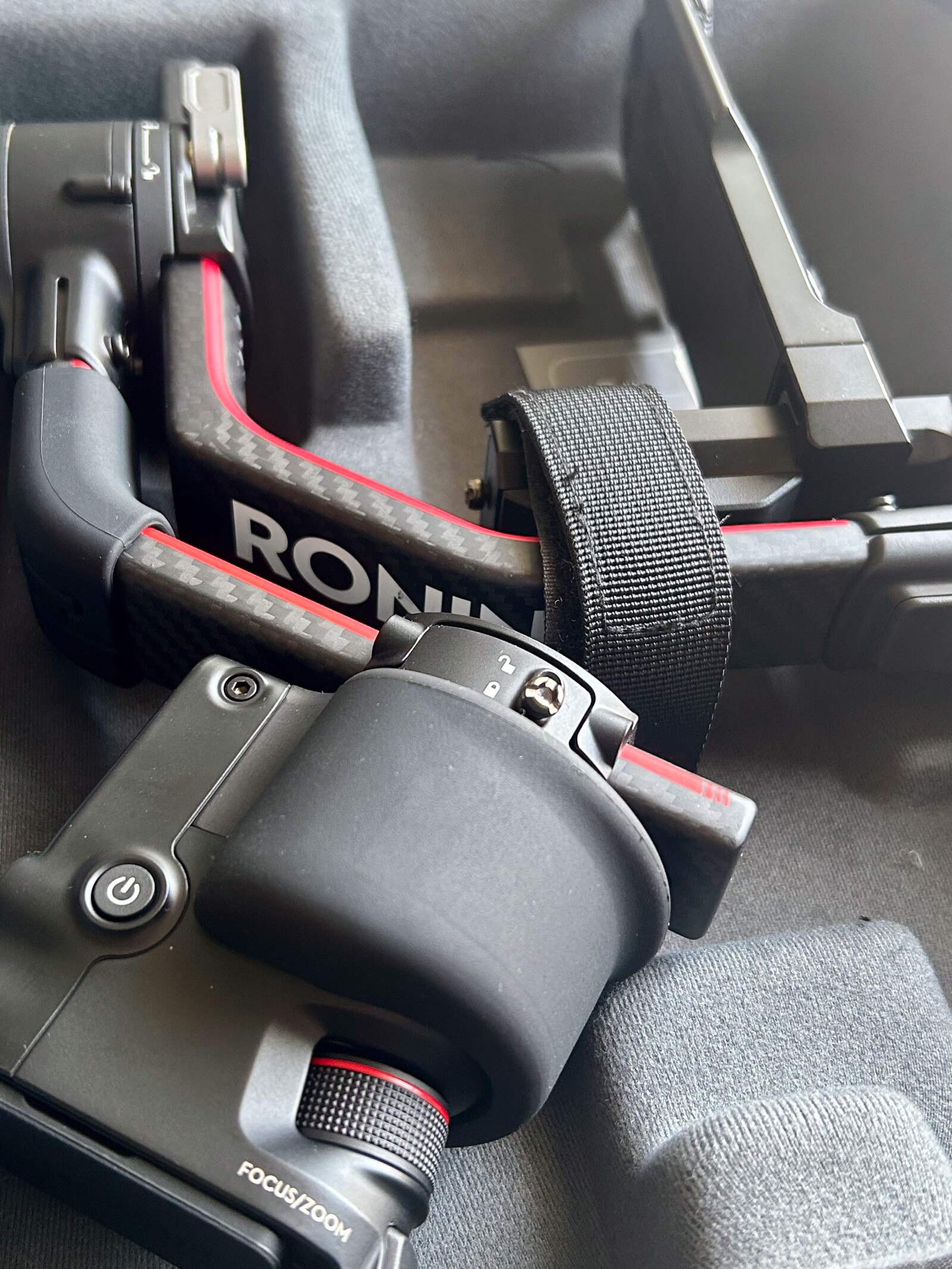 DJI RS2 Pro Combo - Photo 4 sur 9